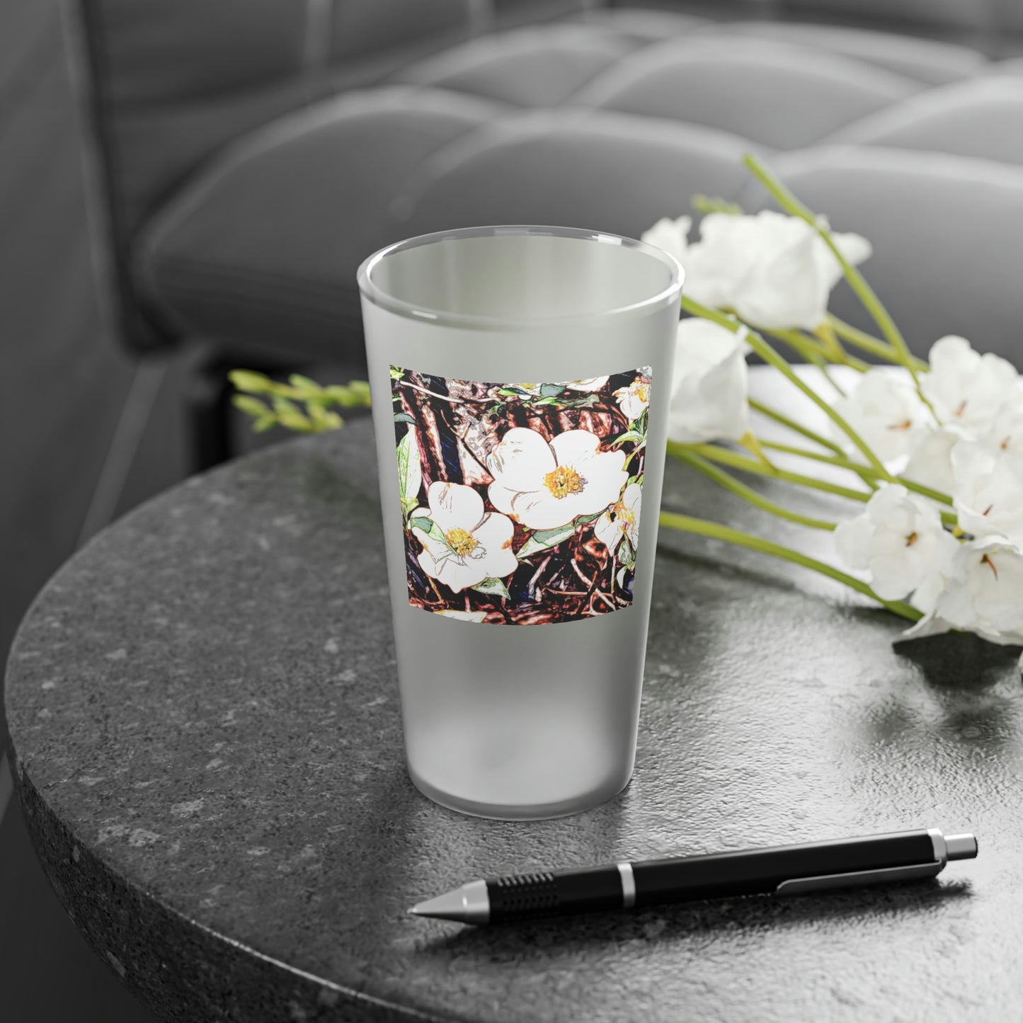 Dogwood Blossoms Frosted Pint Glass, 16oz